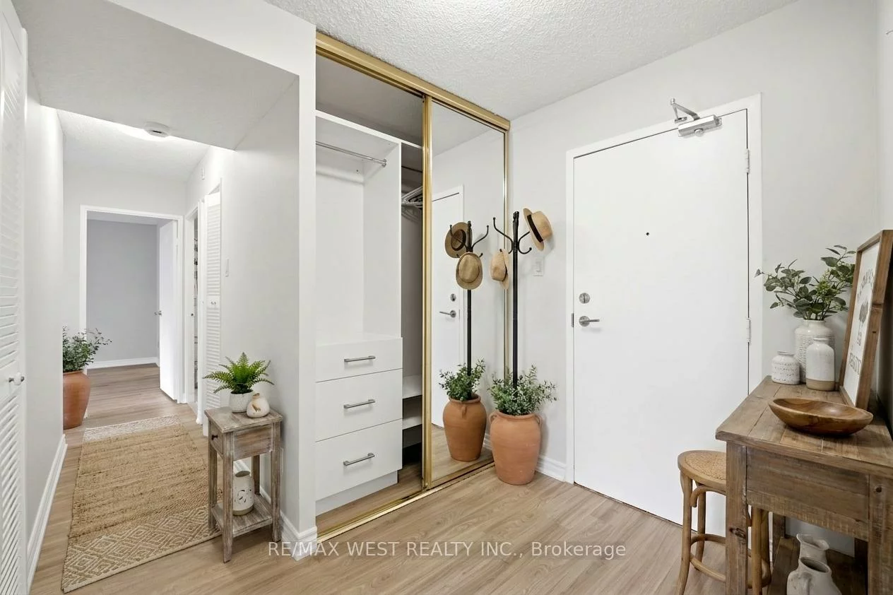 40, Baif, North Richvale, Richmond Hill