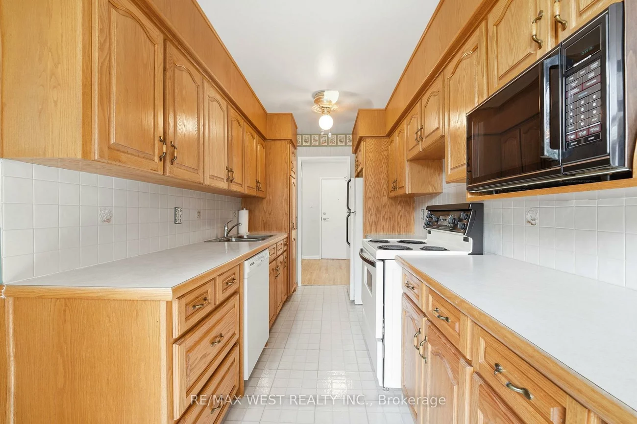 40, Baif, North Richvale, Richmond Hill