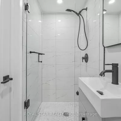11, Plaisance, North Richvale, Richmond Hill