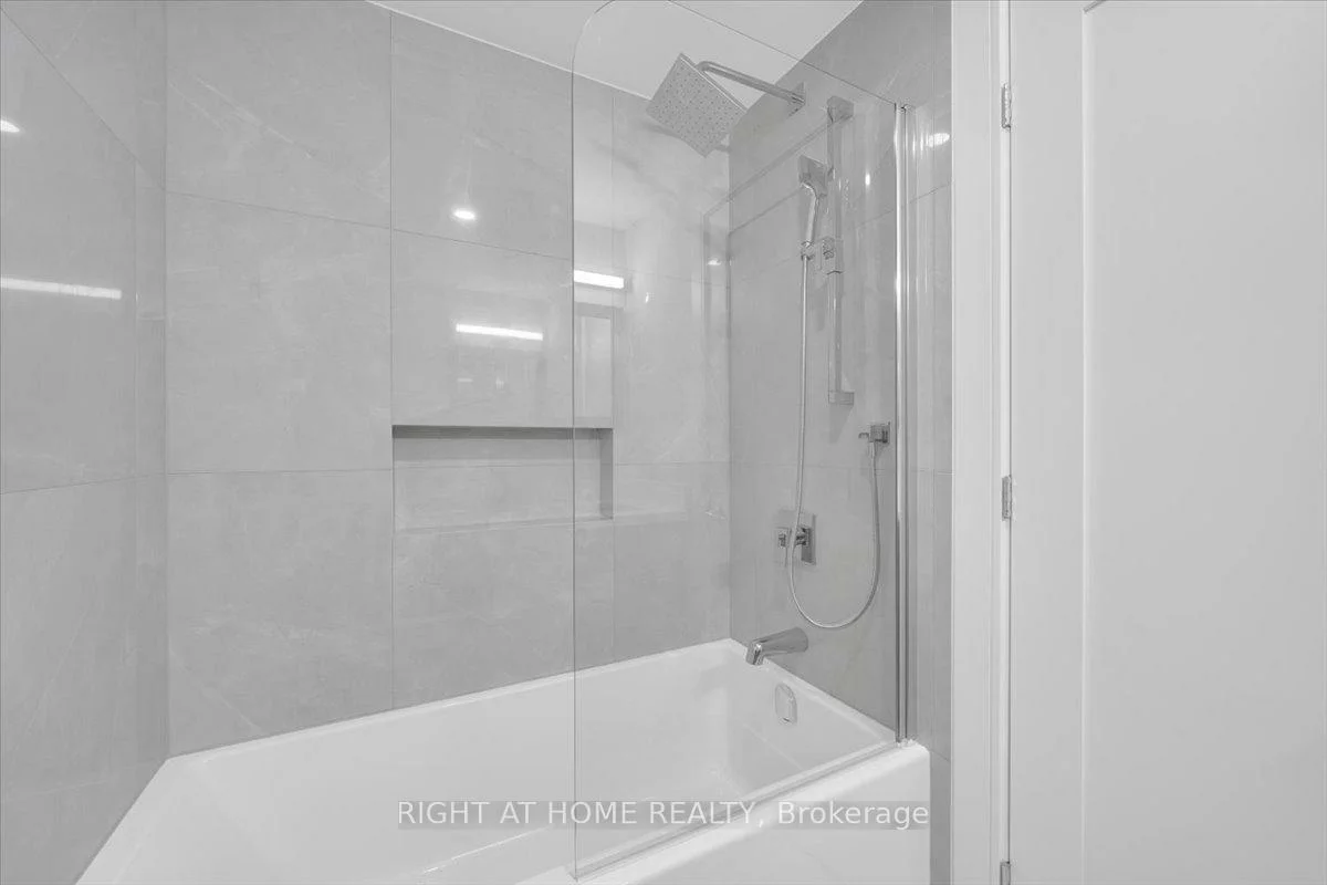 5, Weldrick, North Richvale, Richmond Hill