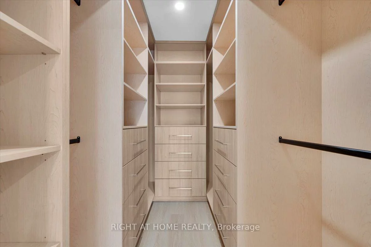5, Weldrick, North Richvale, Richmond Hill