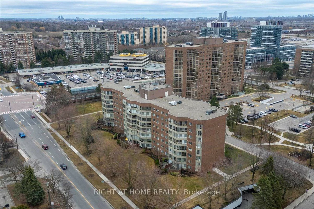 5, Weldrick, North Richvale, Richmond Hill