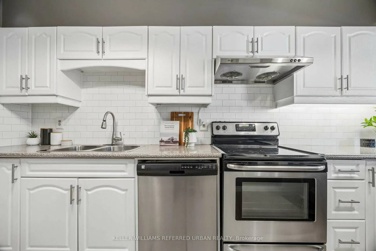 40, Baif, North Richvale, Richmond Hill