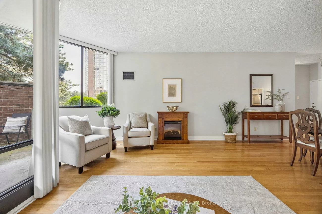 40, Baif, North Richvale, Richmond Hill