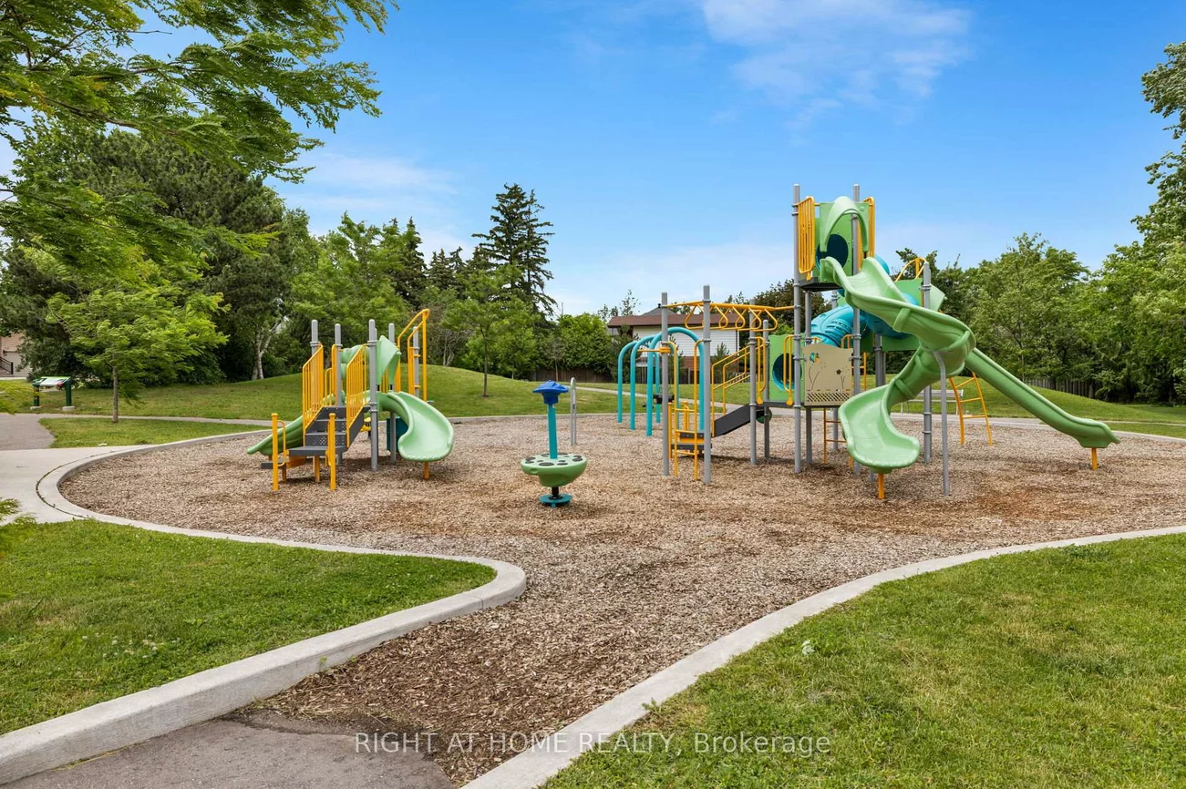 376, Highway 7 E, Doncrest, Richmond Hill