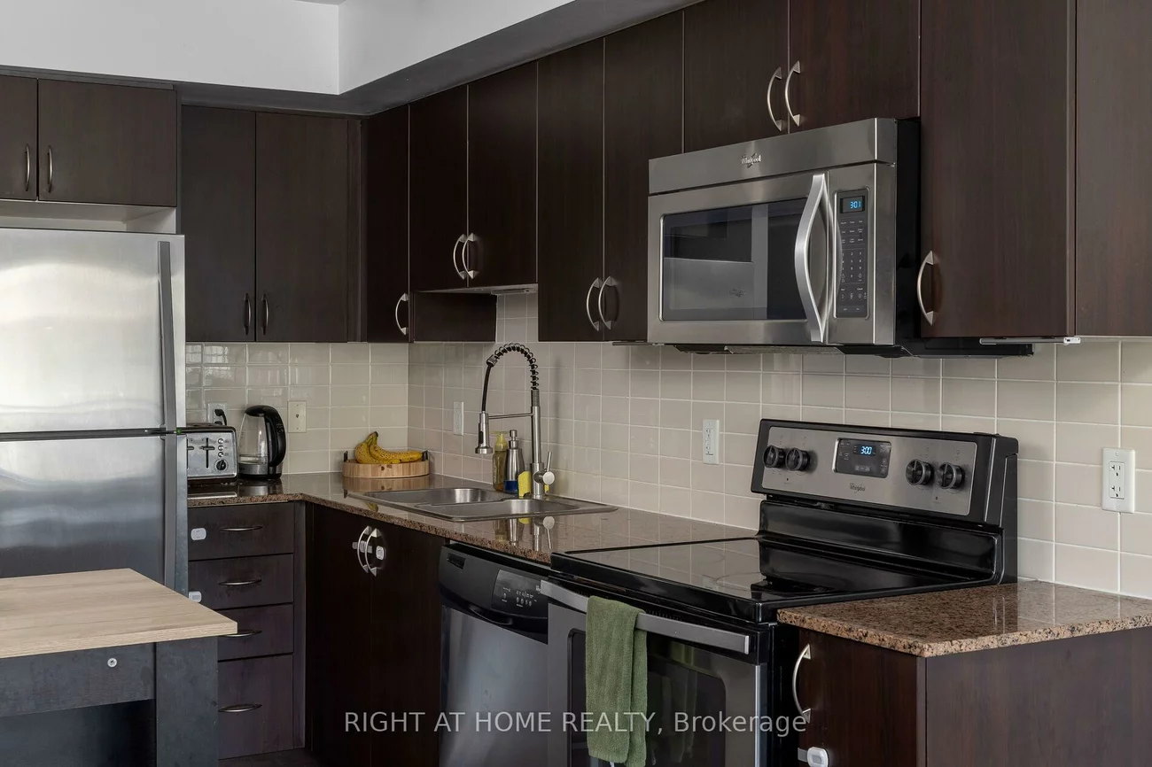 376, Highway 7 E, Doncrest, Richmond Hill