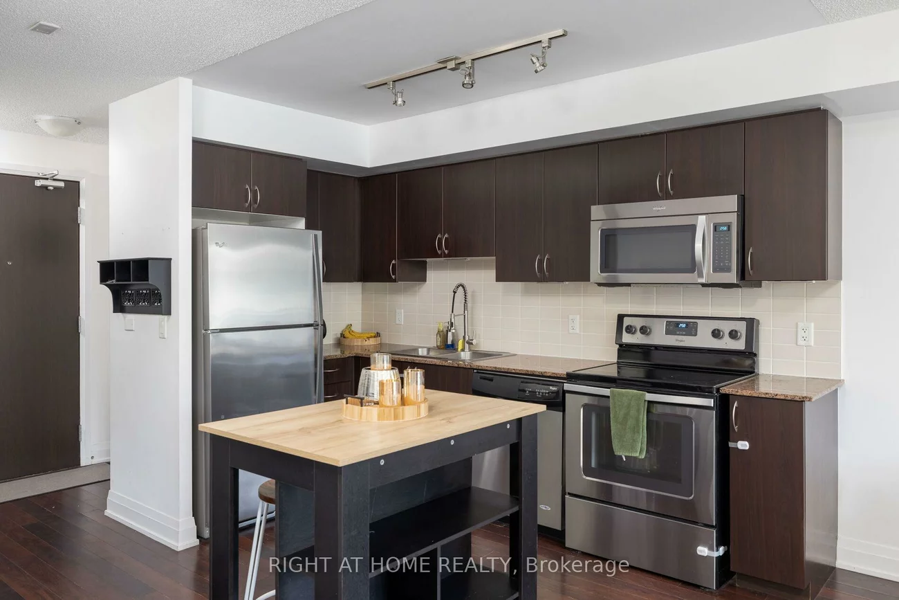 376, Highway 7 E, Doncrest, Richmond Hill