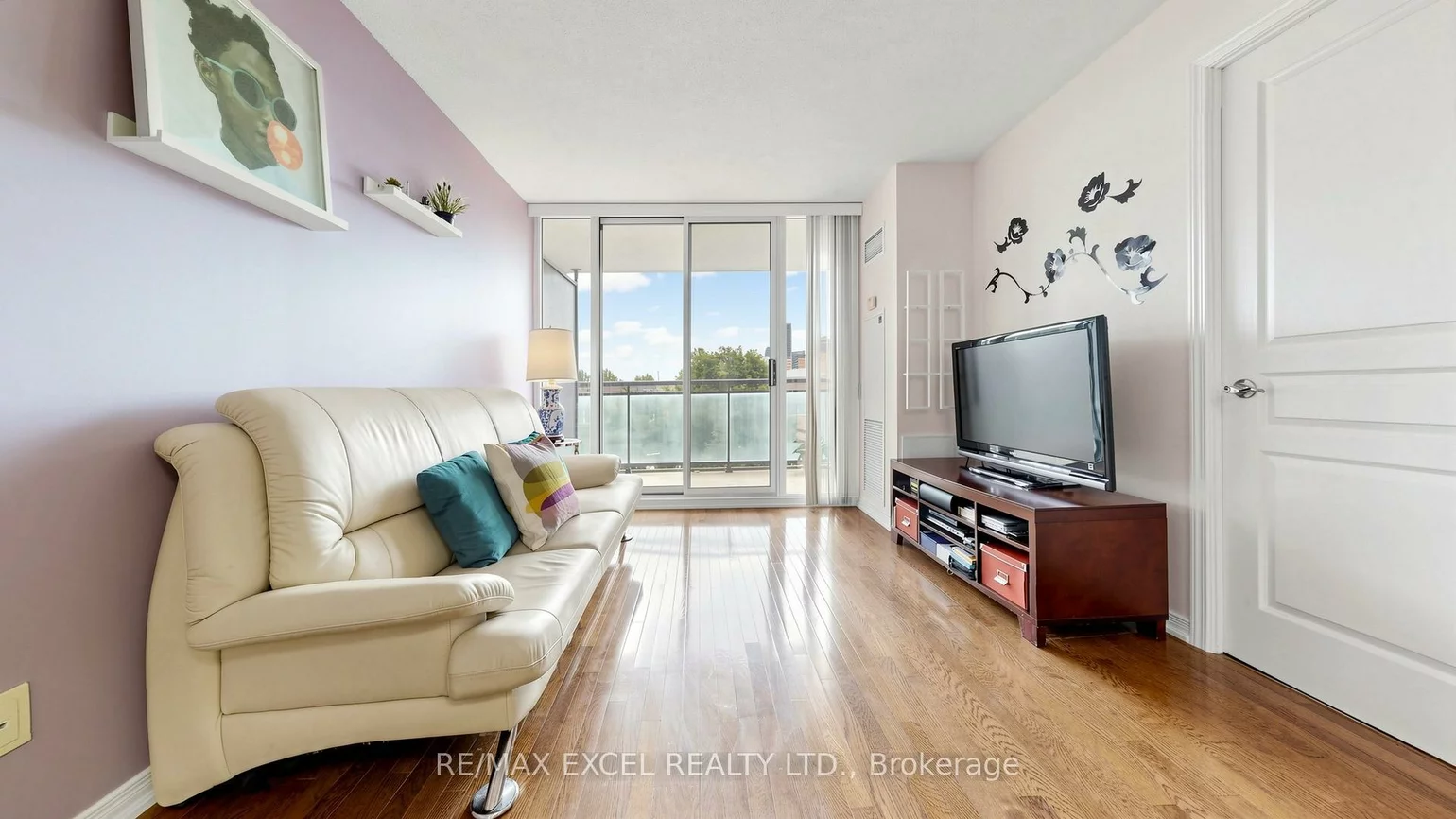 310, Red Maple, Langstaff, Richmond Hill
