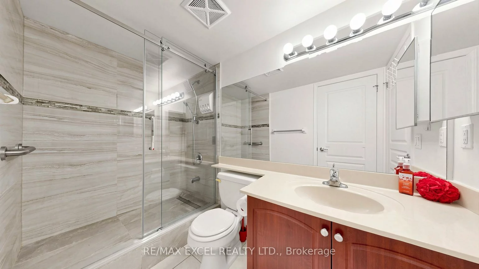 310, Red Maple, Langstaff, Richmond Hill