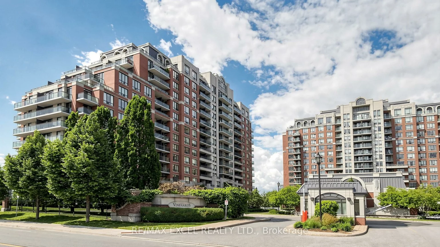 310, Red Maple, Langstaff, Richmond Hill