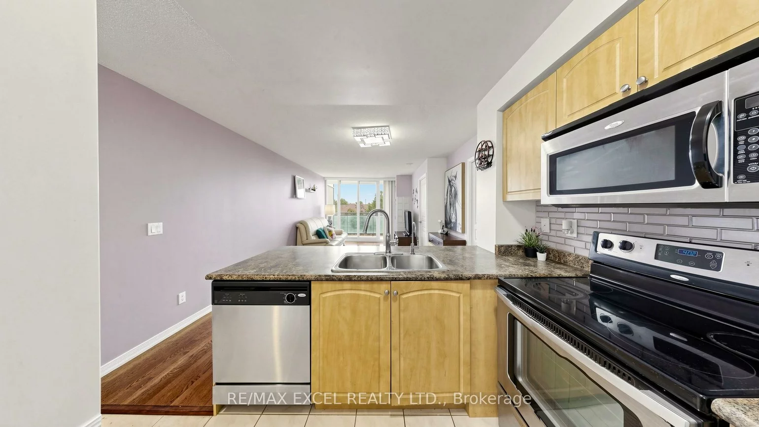 310, Red Maple, Langstaff, Richmond Hill