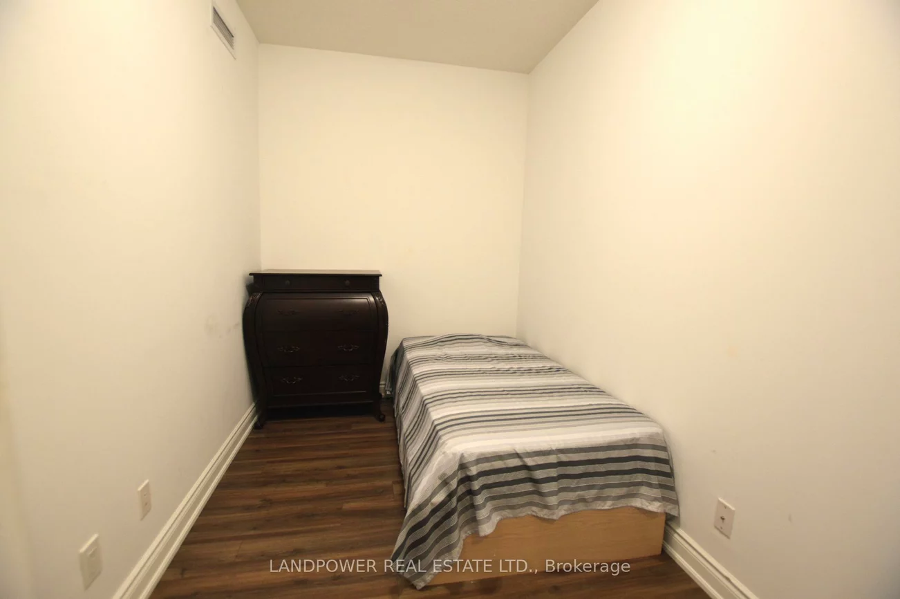 9618, Yonge, North Richvale, Richmond Hill