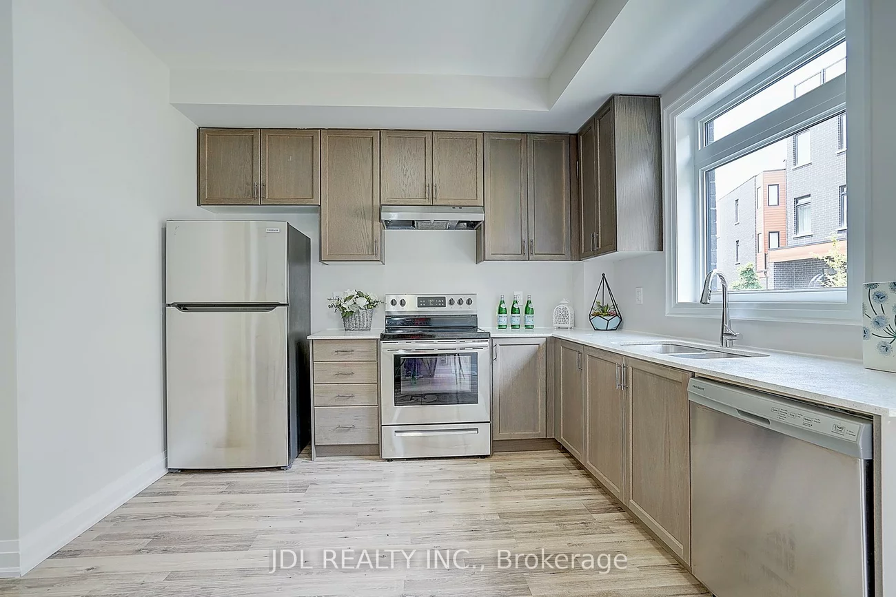 370 D, Red Maple, Langstaff, Richmond Hill