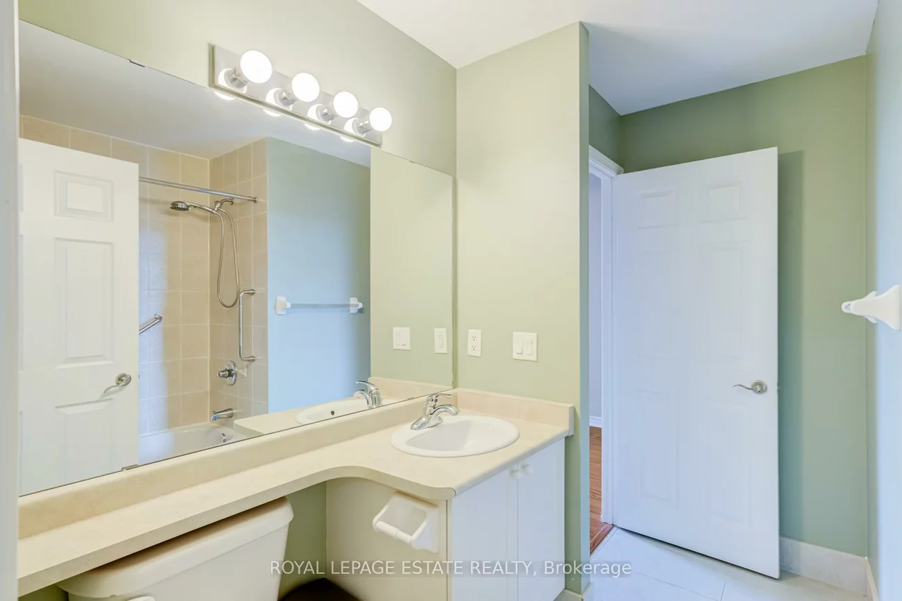 11121, Yonge, Devonsleigh, Richmond Hill