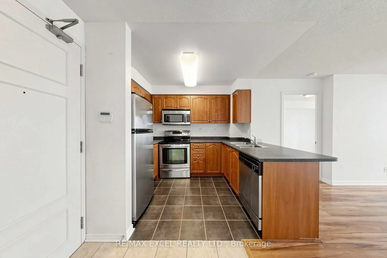 350, Red Maple, Langstaff, Richmond Hill