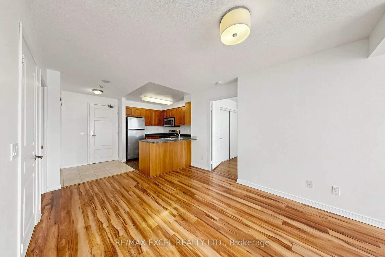 350, Red Maple, Langstaff, Richmond Hill
