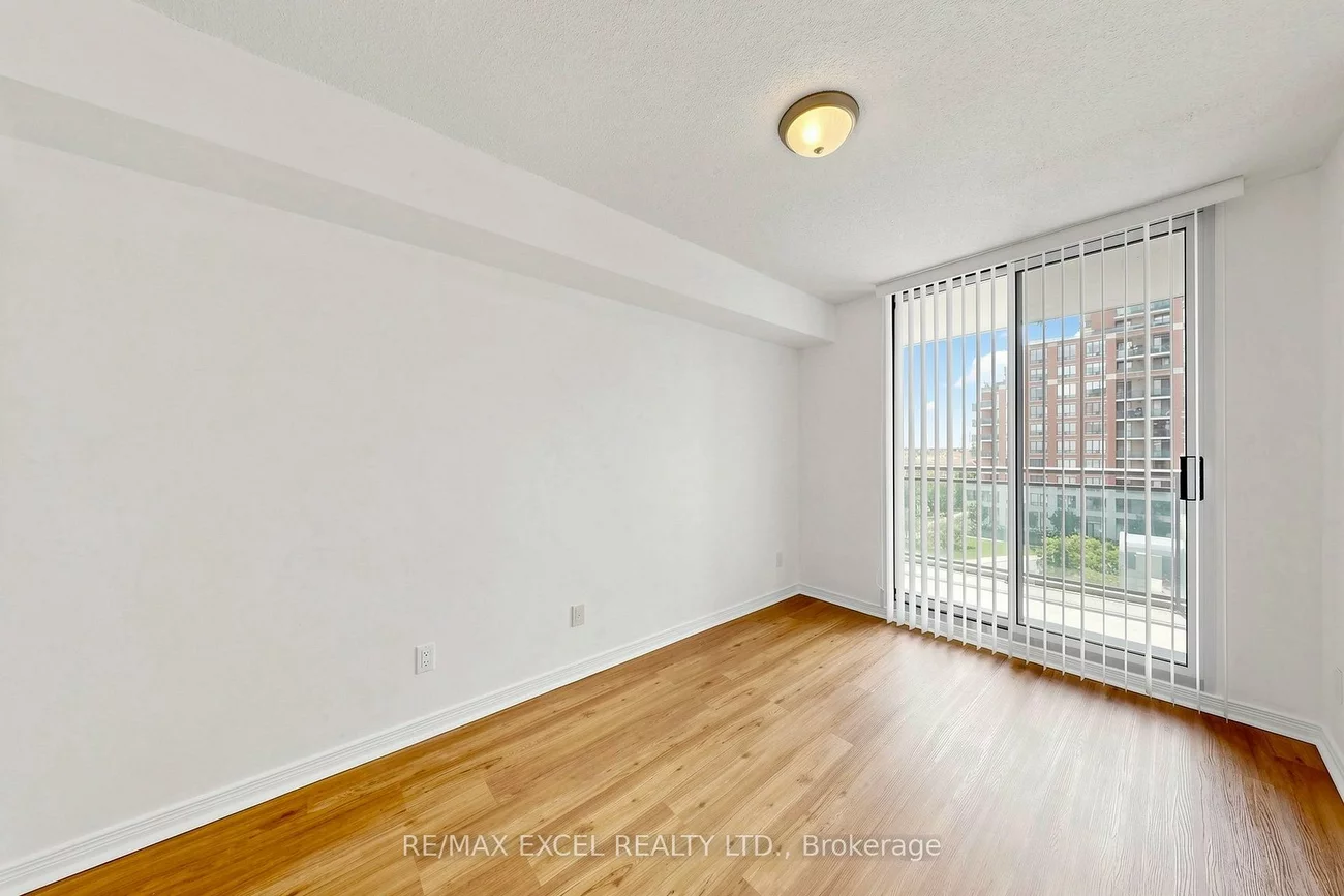350, Red Maple, Langstaff, Richmond Hill