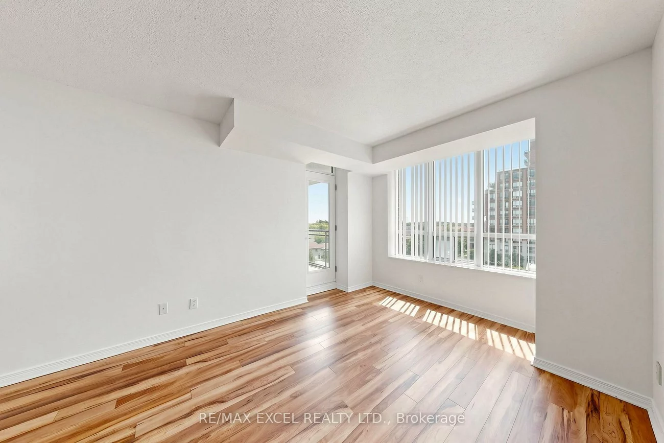 350, Red Maple, Langstaff, Richmond Hill