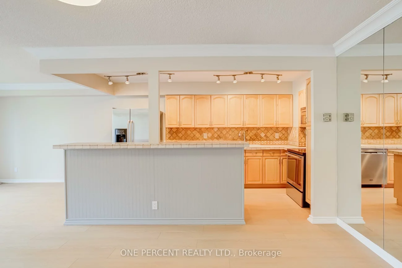 40, Baif, North Richvale, Richmond Hill