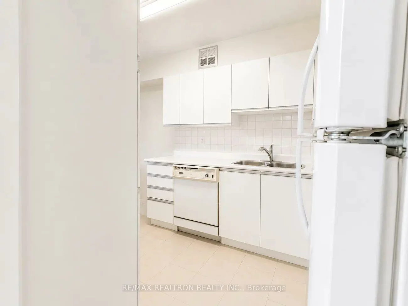 40, Baif, North Richvale, Richmond Hill