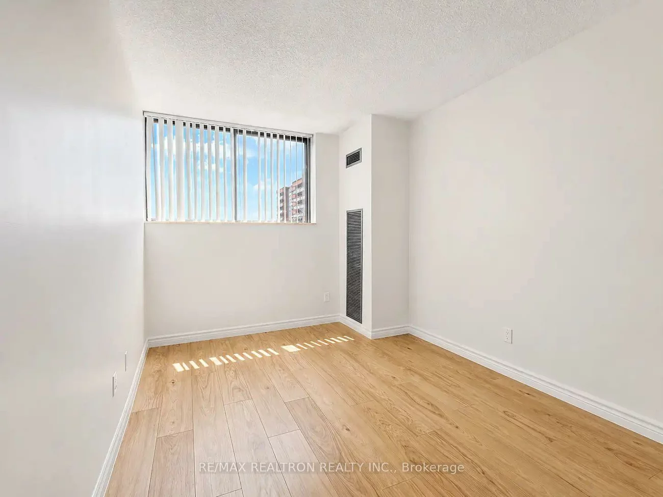 40, Baif, North Richvale, Richmond Hill