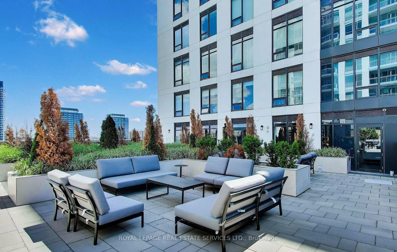 8868, Yonge, South Richvale, Richmond Hill