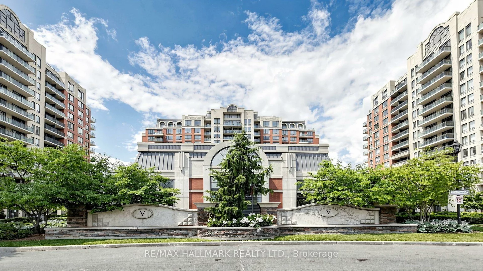 310, Red Maple, Langstaff, Richmond Hill