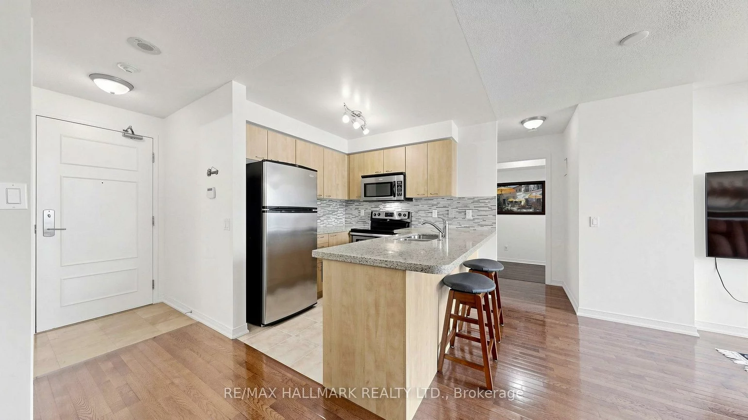 310, Red Maple, Langstaff, Richmond Hill
