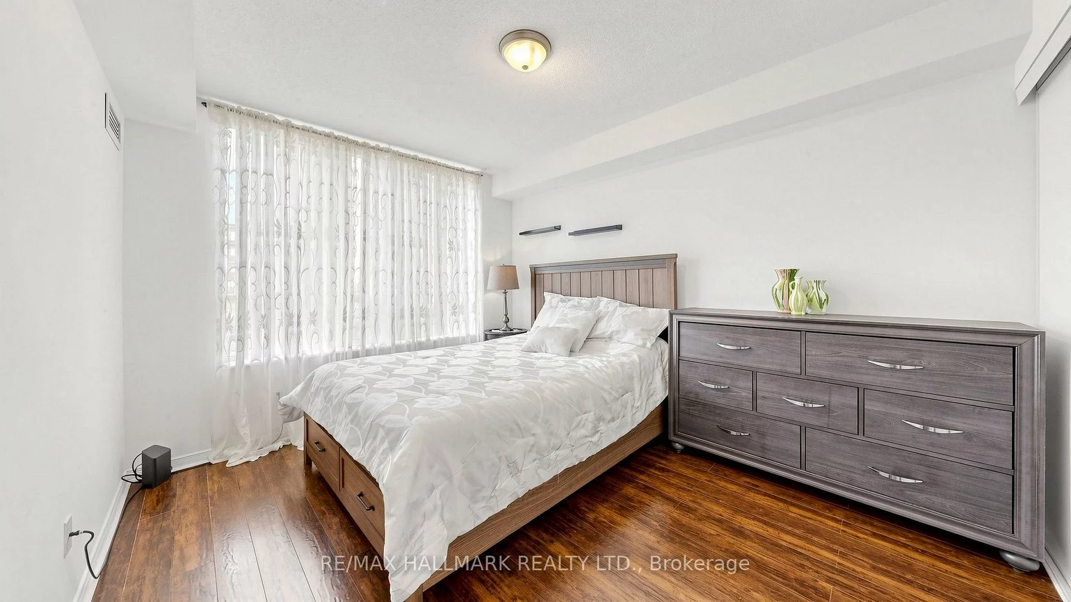 310, Red Maple, Langstaff, Richmond Hill