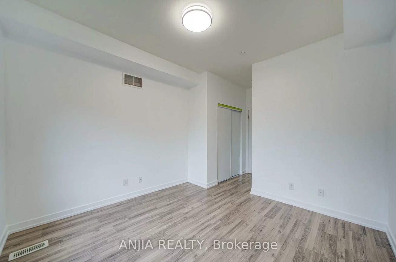 370D, Red Maple, Langstaff, Richmond Hill