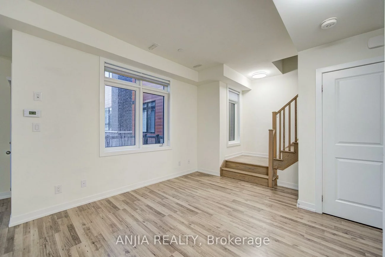 370D, Red Maple, Langstaff, Richmond Hill