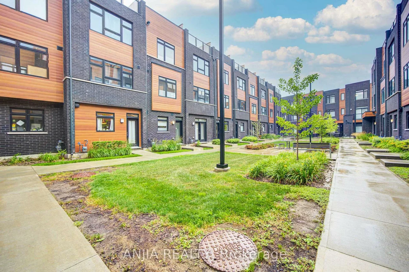 370D, Red Maple, Langstaff, Richmond Hill