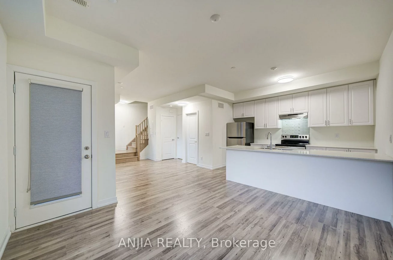 370D, Red Maple, Langstaff, Richmond Hill