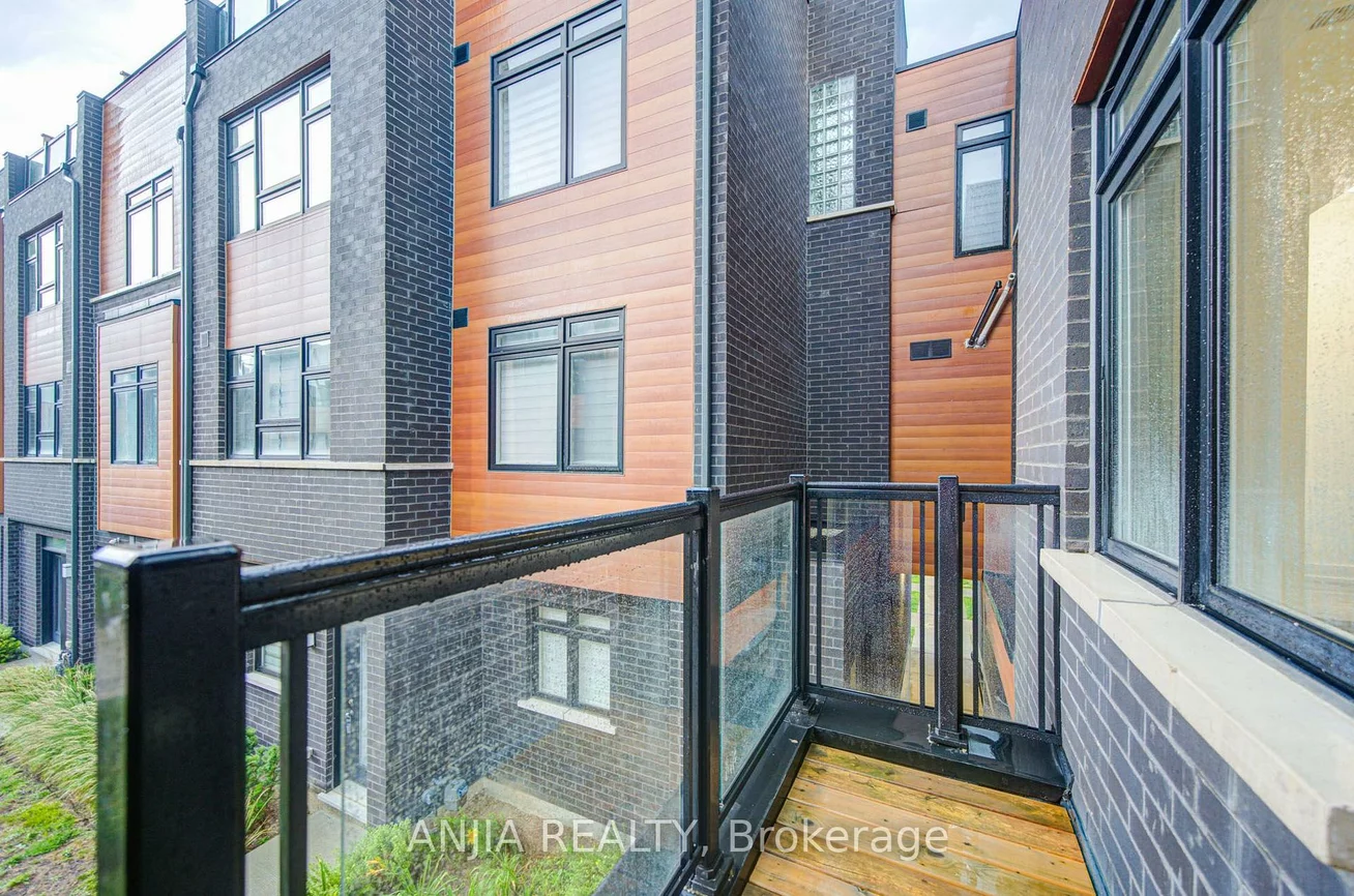 370D, Red Maple, Langstaff, Richmond Hill