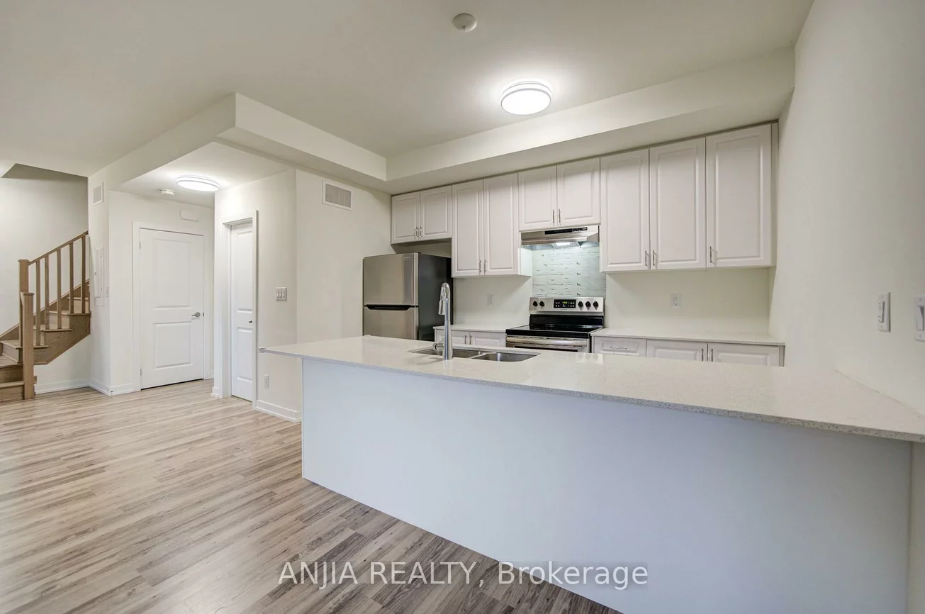 370D, Red Maple, Langstaff, Richmond Hill