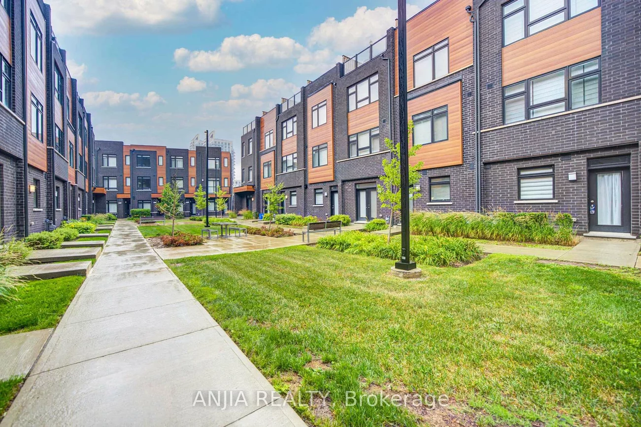 370D, Red Maple, Langstaff, Richmond Hill
