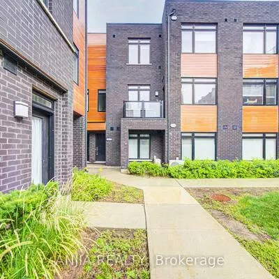 370D, Red Maple, Langstaff, Richmond Hill