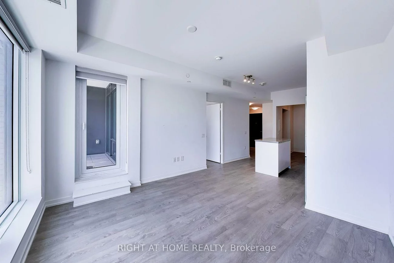8868, Yonge, South Richvale, Richmond Hill