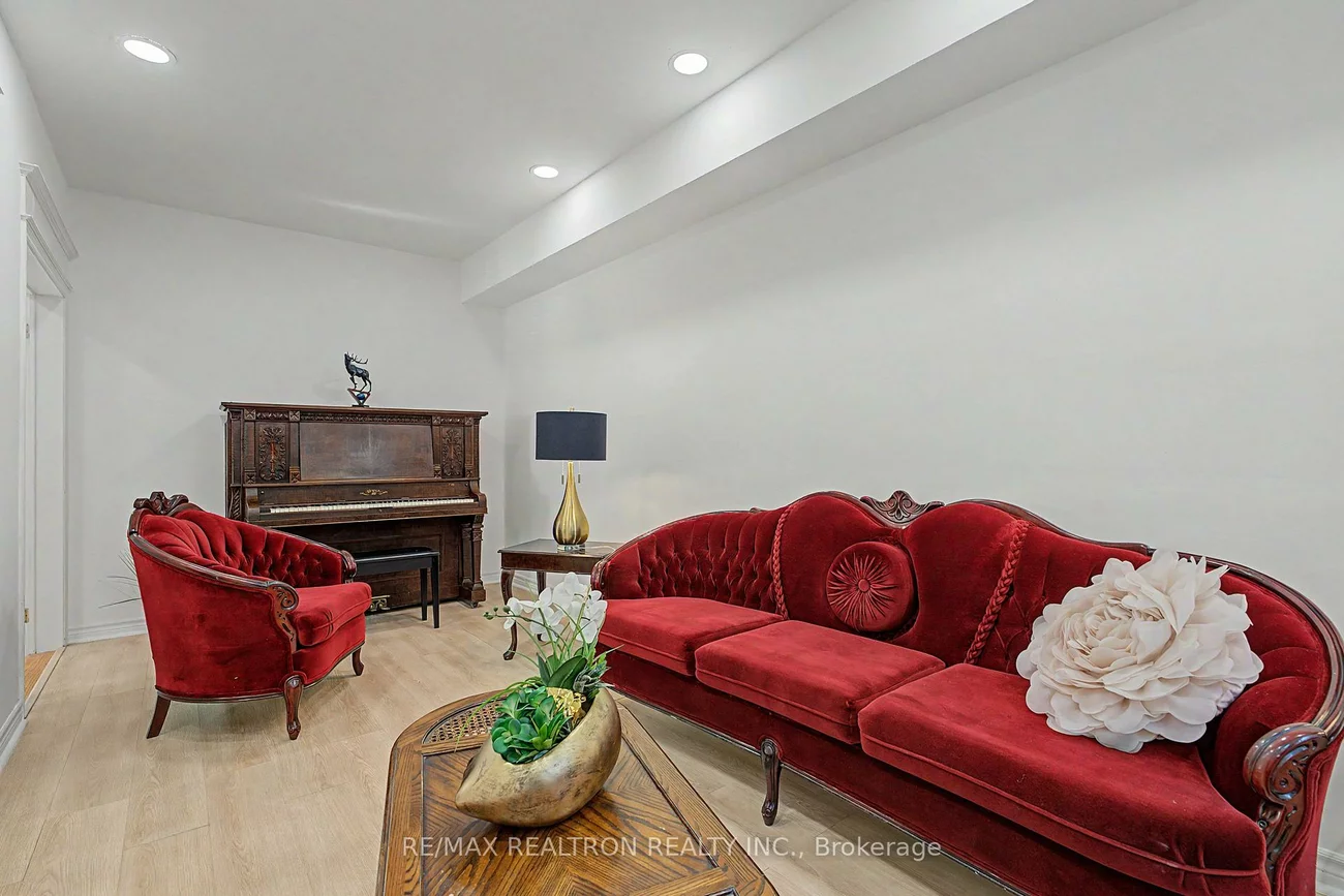 190, Harding Blvd, North Richvale, Richmond Hill