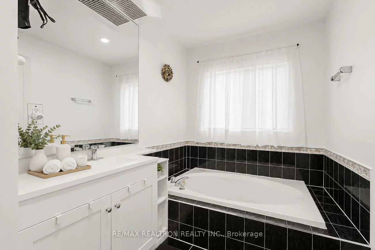 190, Harding Blvd, North Richvale, Richmond Hill