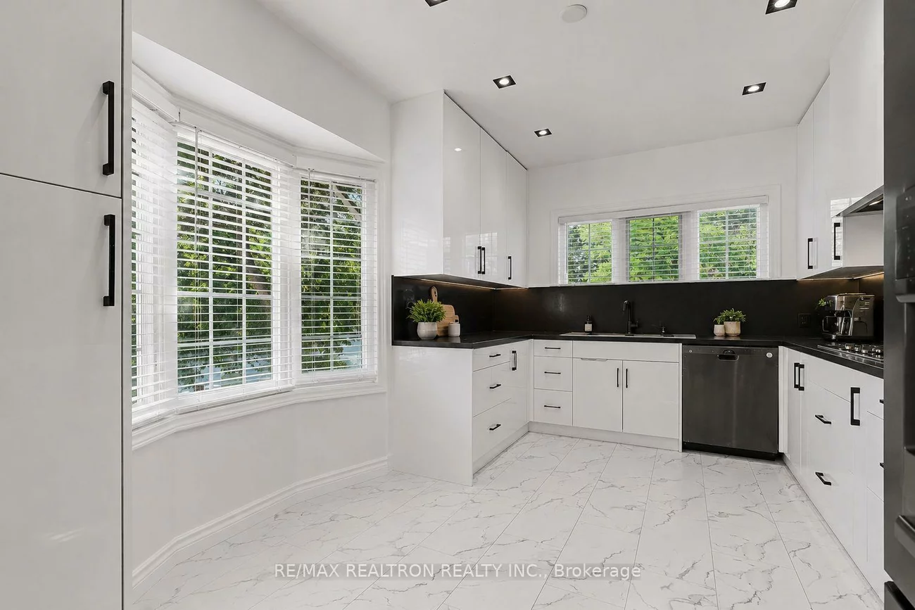 190, Harding Blvd, North Richvale, Richmond Hill