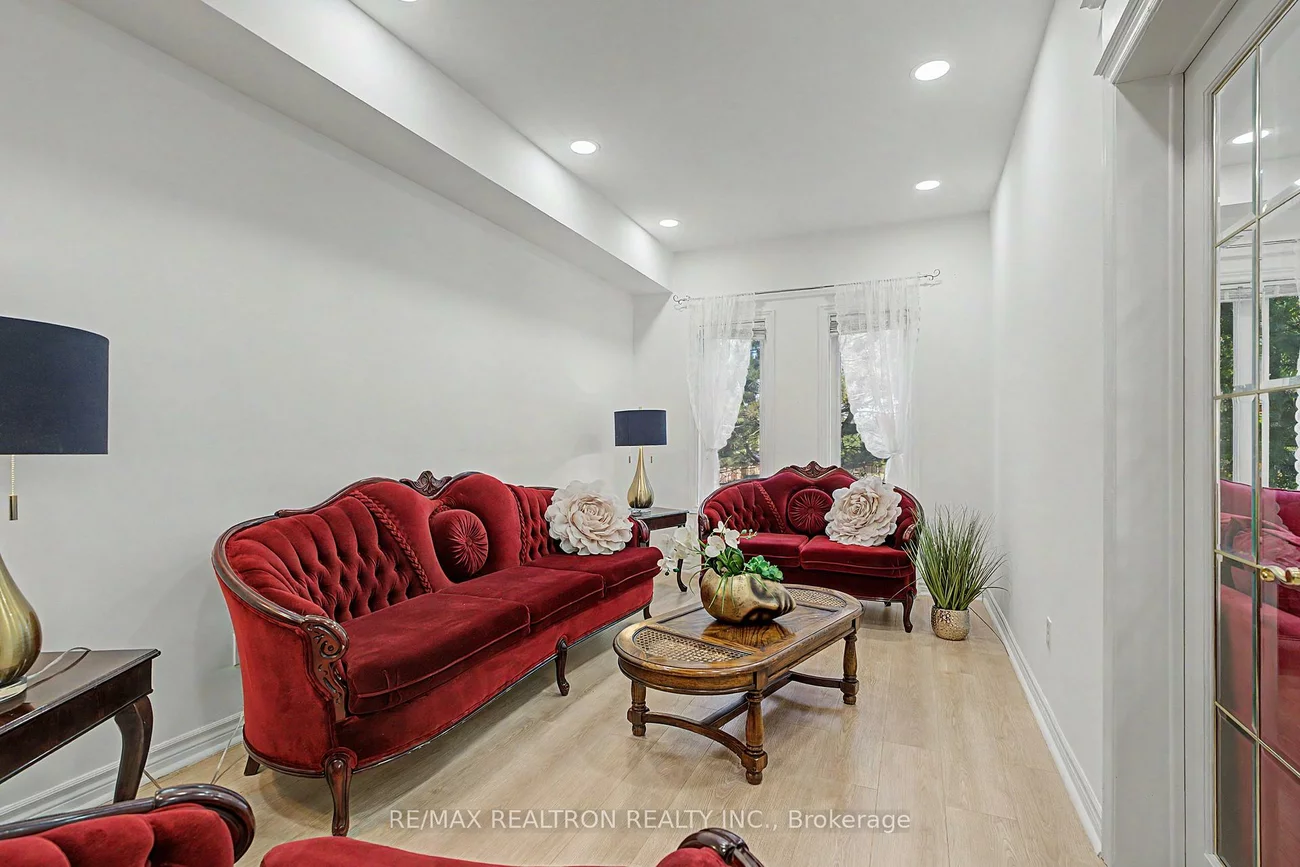 190, Harding Blvd, North Richvale, Richmond Hill