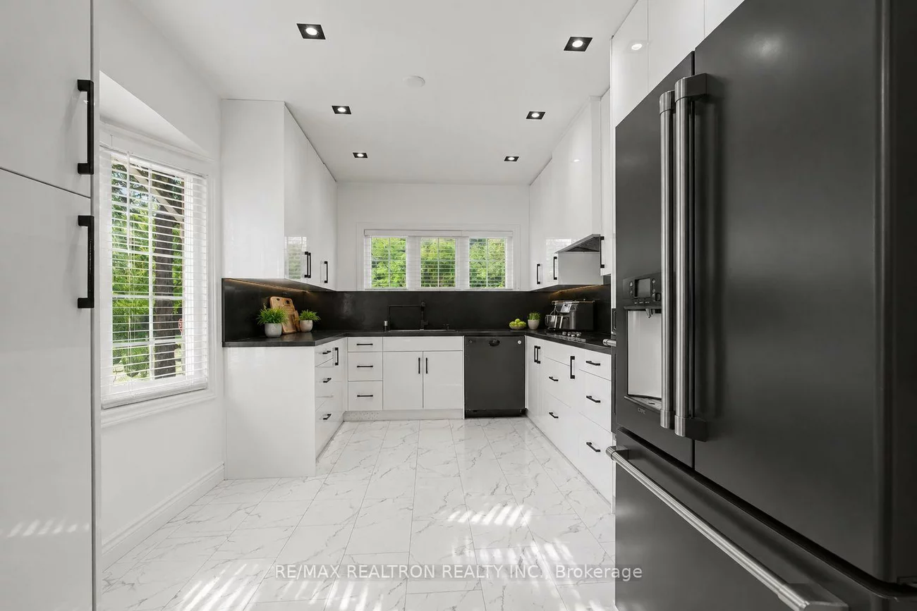 190, Harding Blvd, North Richvale, Richmond Hill