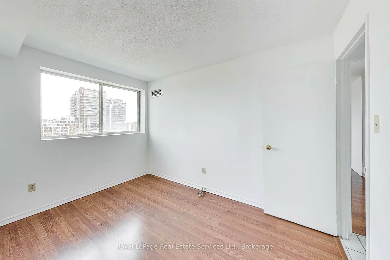 5, Weldrick, North Richvale, Richmond Hill