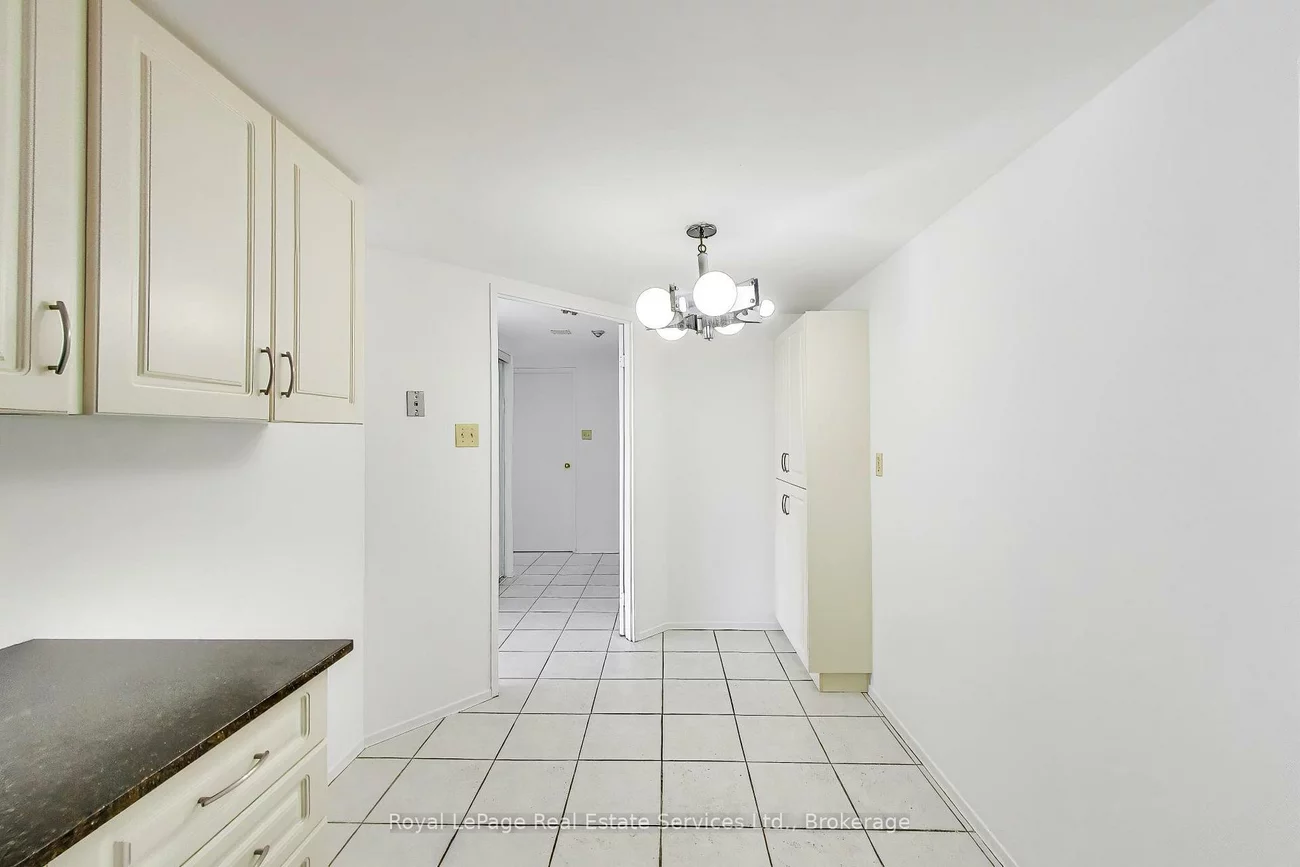 5, Weldrick, North Richvale, Richmond Hill
