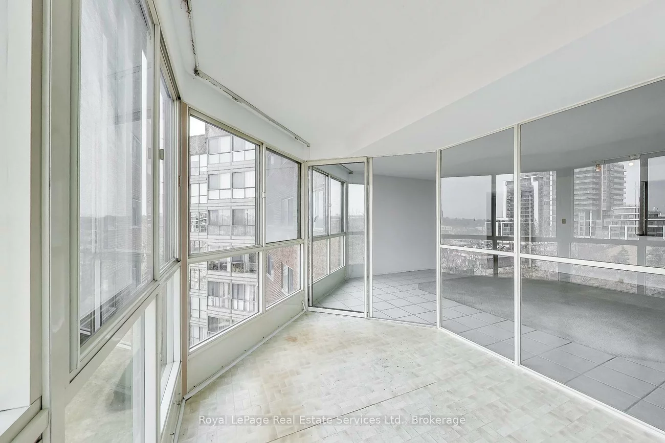 5, Weldrick, North Richvale, Richmond Hill