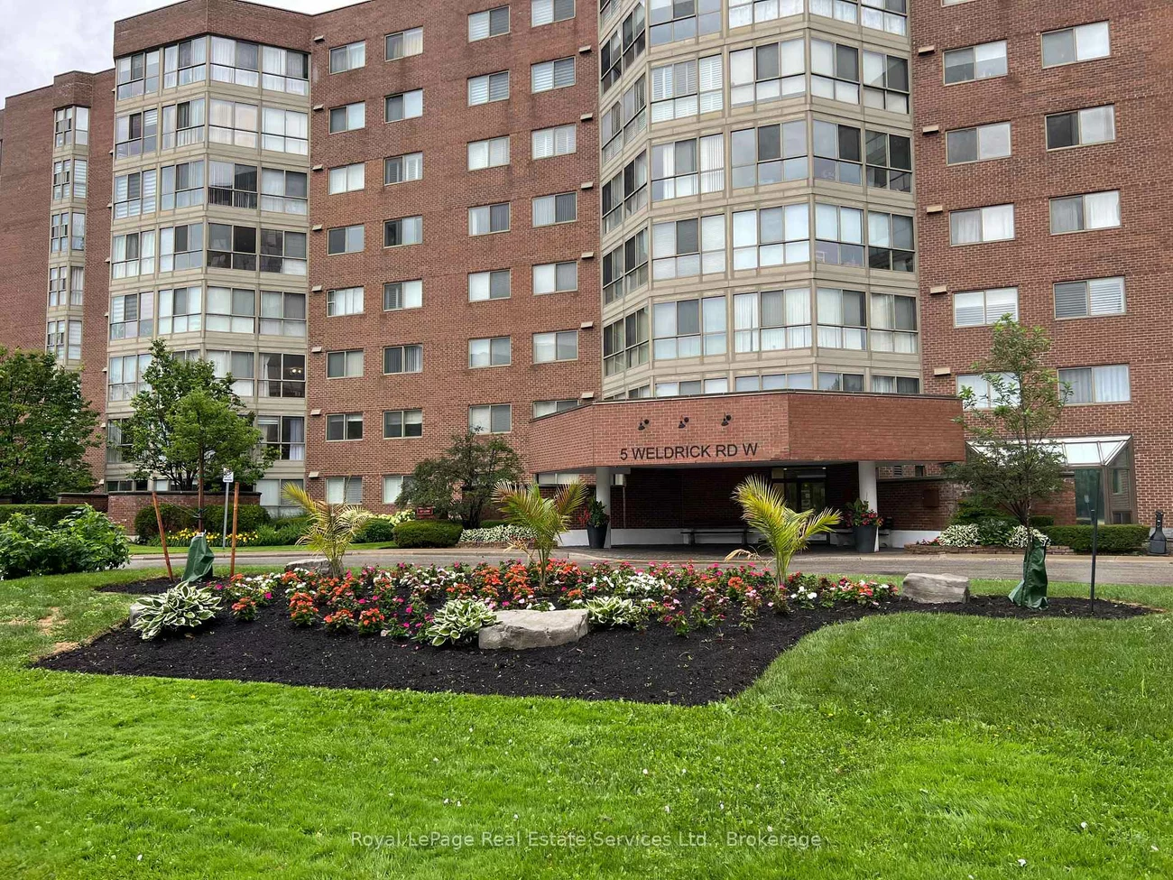 5, Weldrick, North Richvale, Richmond Hill