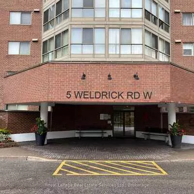 5, Weldrick, North Richvale, Richmond Hill