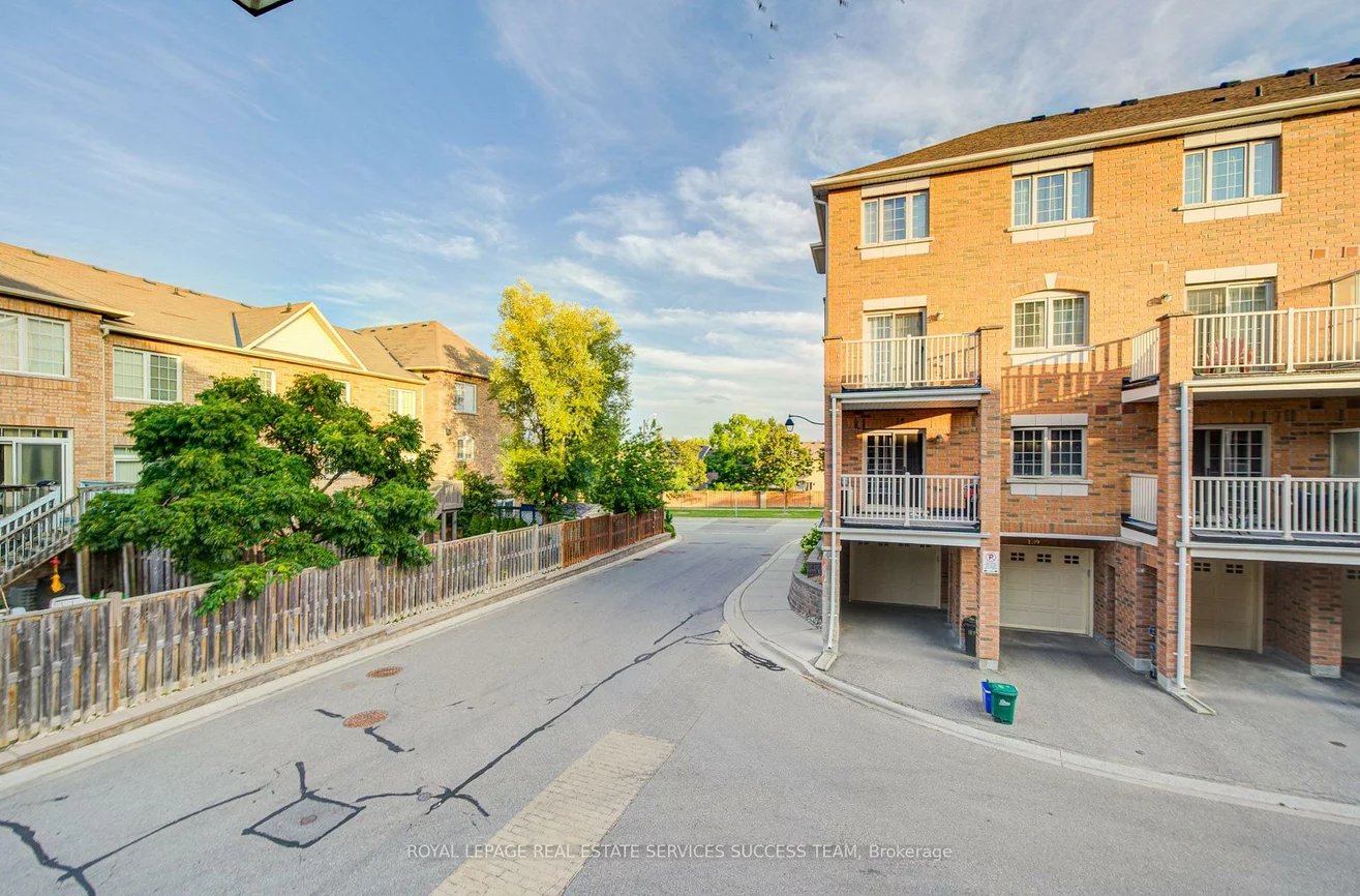 45, Ormerod, Devonsleigh, Richmond Hill