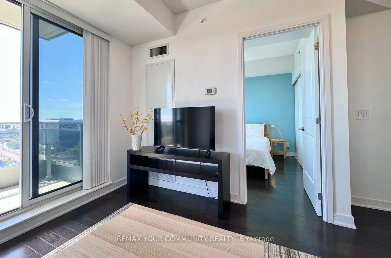 9201, Yonge, Langstaff, Richmond Hill